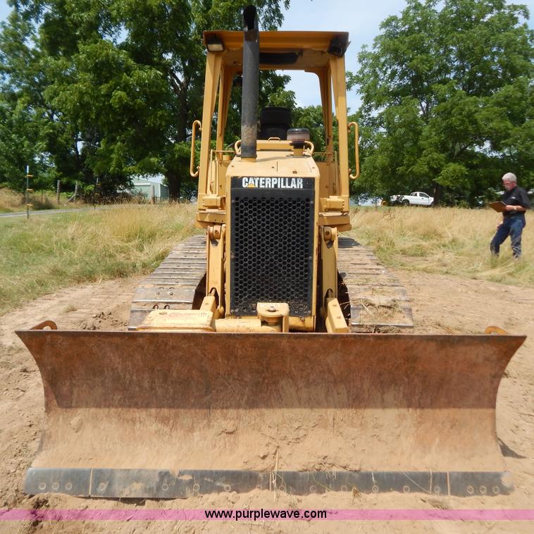 image for item F4027 1994 Caterpillar D3C Series III dozer