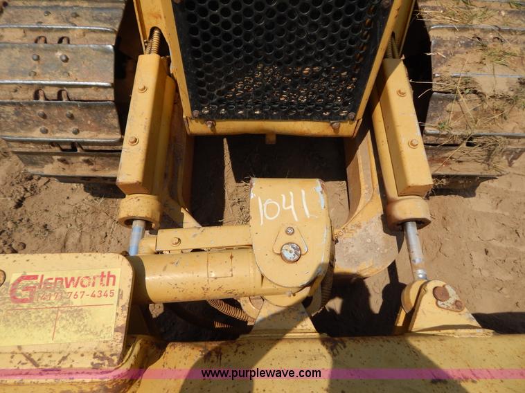 image for item F4027 1994 Caterpillar D3C Series III dozer