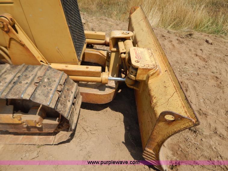 image for item F4027 1994 Caterpillar D3C Series III dozer