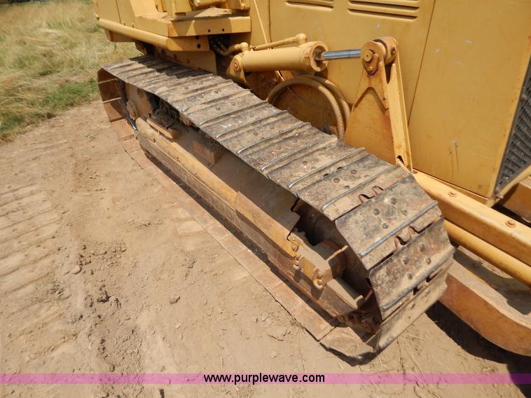 image for item F4027 1994 Caterpillar D3C Series III dozer