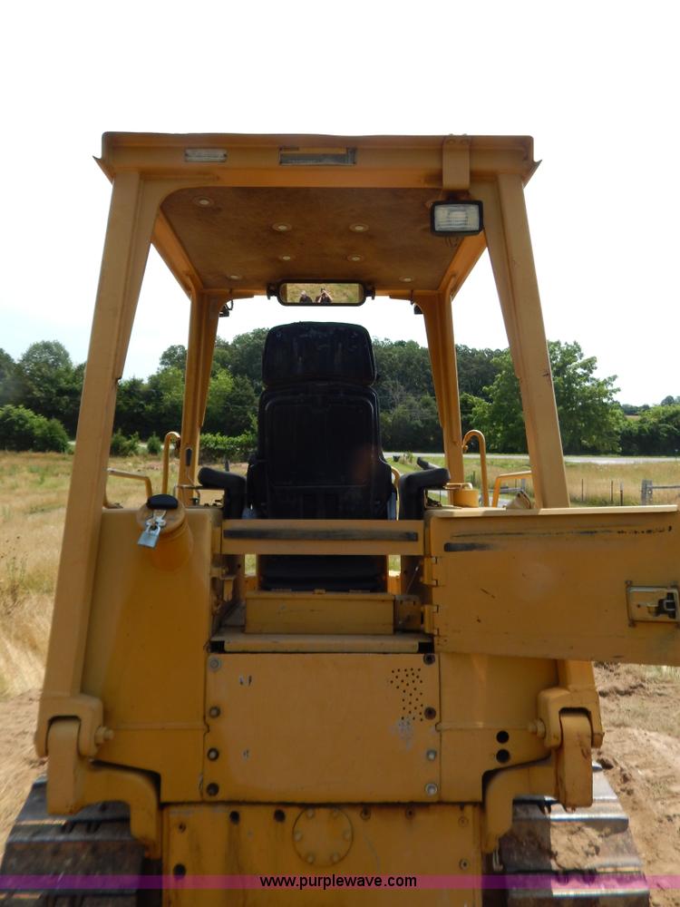 image for item F4027 1994 Caterpillar D3C Series III dozer