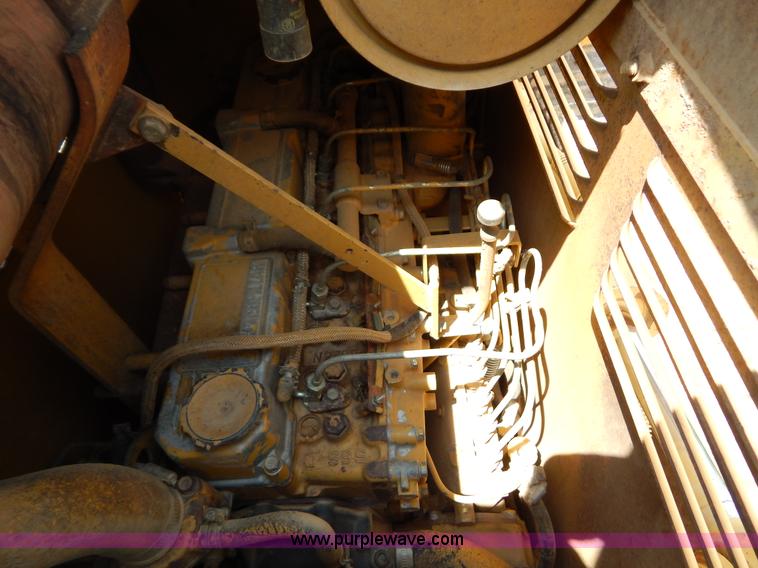 image for item F4027 1994 Caterpillar D3C Series III dozer