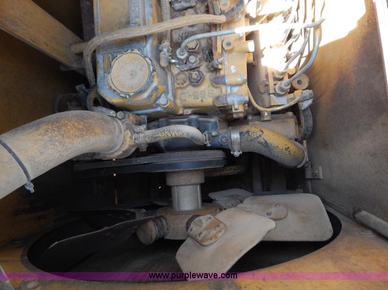 image for item F4027 1994 Caterpillar D3C Series III dozer