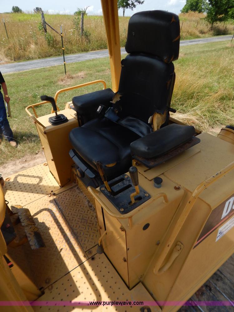 image for item F4027 1994 Caterpillar D3C Series III dozer