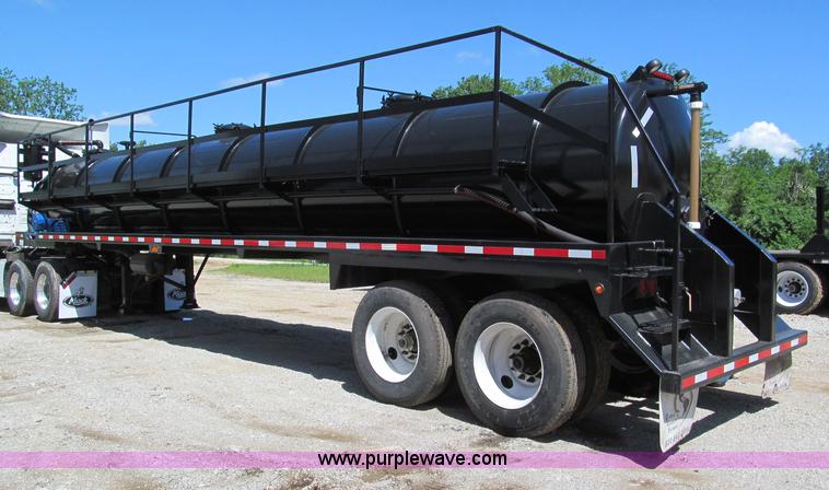 image for item F5075 2011 Global Vacuum Systems 130 barrel vac trailer