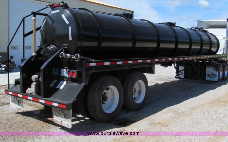 image for item F5075 2011 Global Vacuum Systems 130 barrel vac trailer