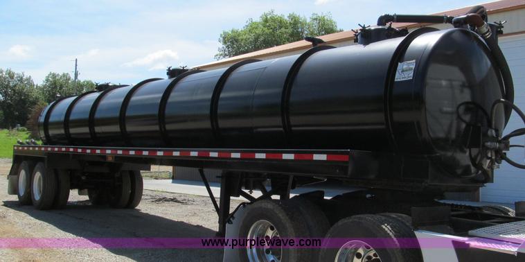 image for item F5075 2011 Global Vacuum Systems 130 barrel vac trailer