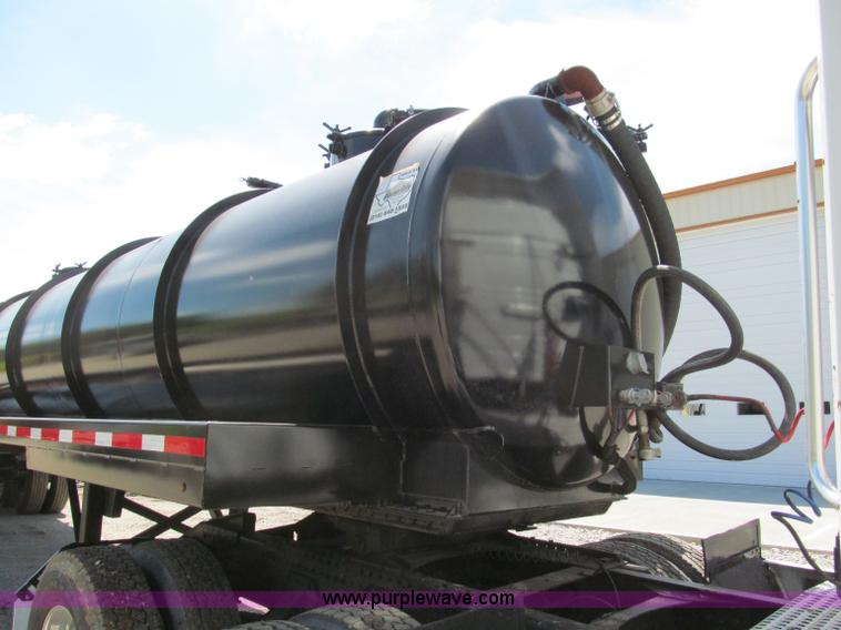 image for item F5075 2011 Global Vacuum Systems 130 barrel vac trailer