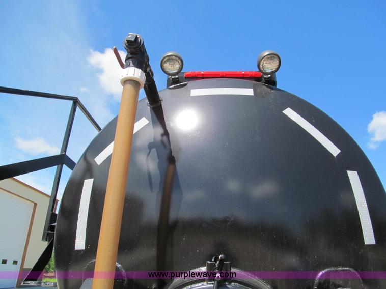 image for item F5075 2011 Global Vacuum Systems 130 barrel vac trailer