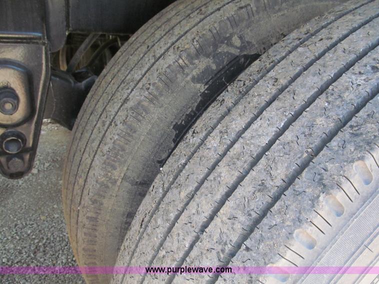 image for item F5075 2011 Global Vacuum Systems 130 barrel vac trailer