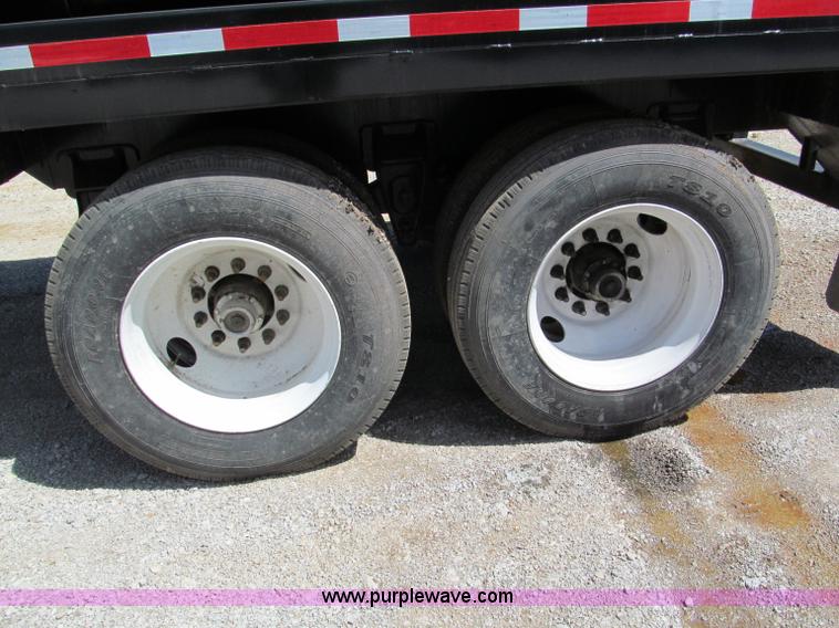 image for item F5075 2011 Global Vacuum Systems 130 barrel vac trailer