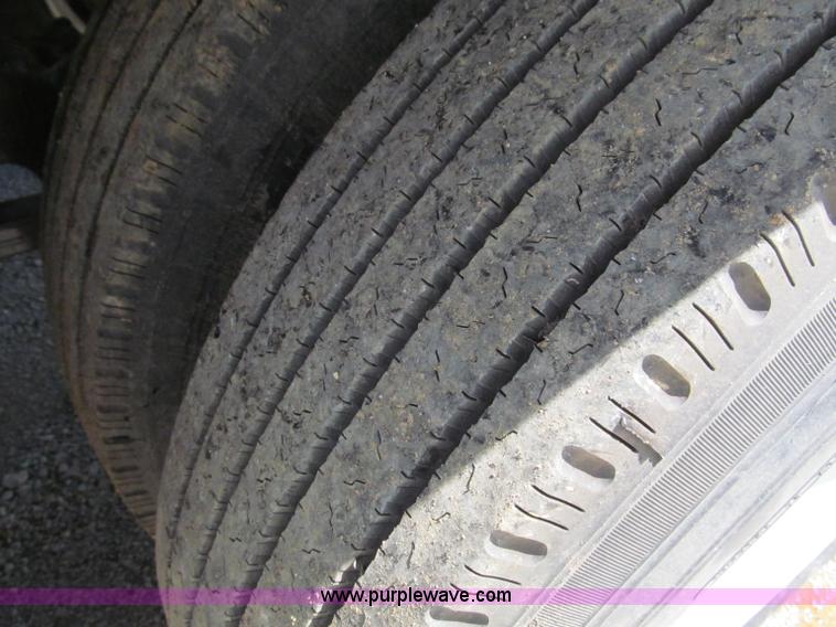 image for item F5075 2011 Global Vacuum Systems 130 barrel vac trailer