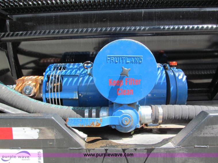 image for item F5075 2011 Global Vacuum Systems 130 barrel vac trailer