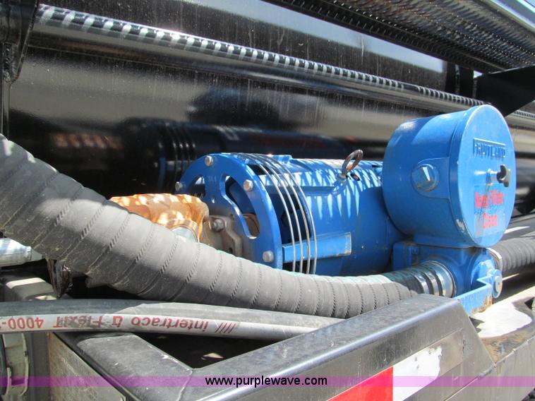 image for item F5075 2011 Global Vacuum Systems 130 barrel vac trailer