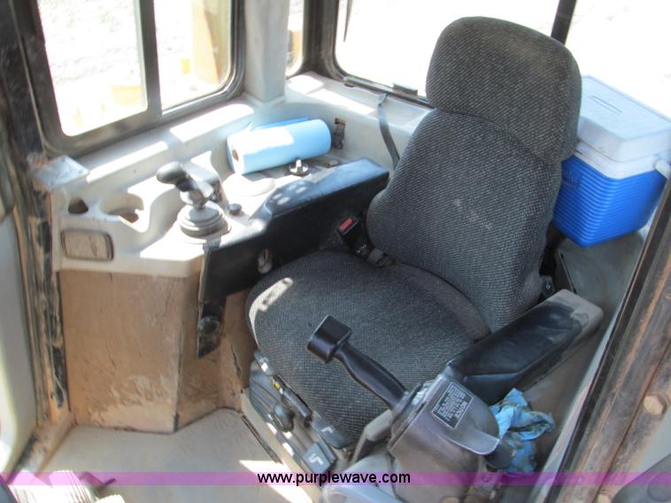 image for item F5091 2003 Caterpillar D6R LGP Series II dozer