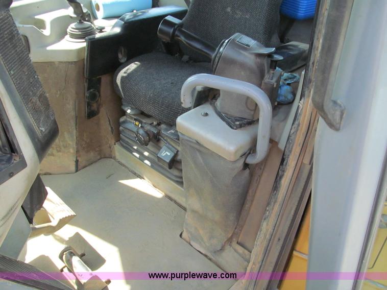image for item F5091 2003 Caterpillar D6R LGP Series II dozer