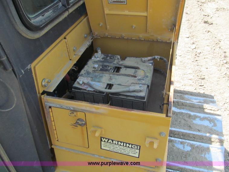 image for item F5091 2003 Caterpillar D6R LGP Series II dozer