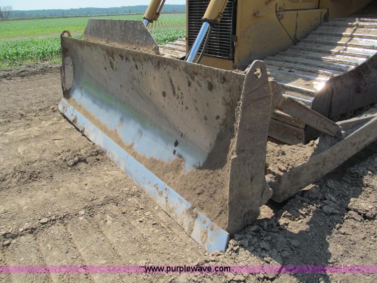 image for item F5091 2003 Caterpillar D6R LGP Series II dozer