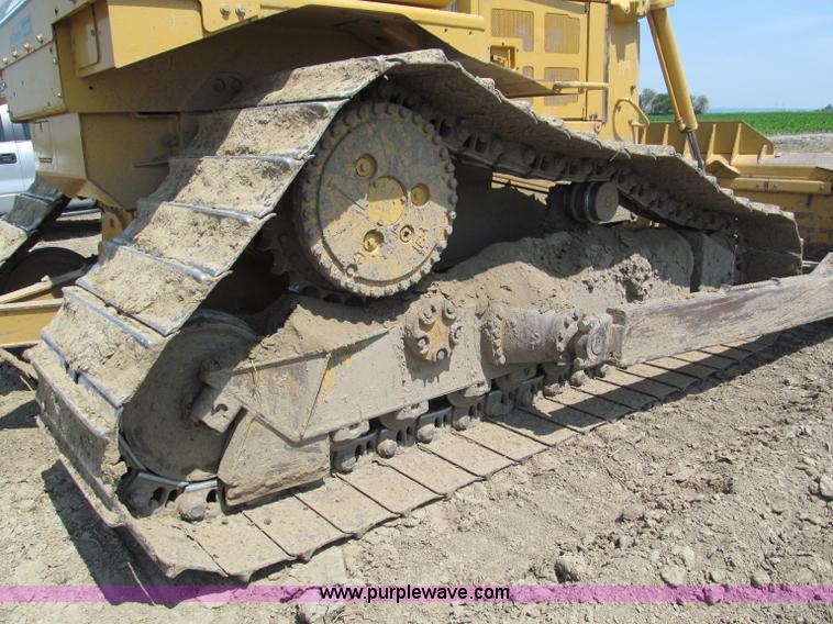 image for item F5091 2003 Caterpillar D6R LGP Series II dozer
