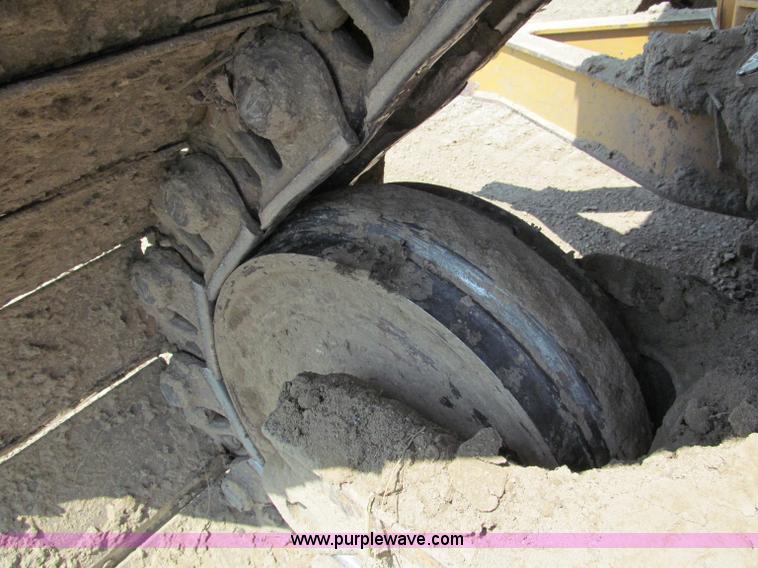 image for item F5091 2003 Caterpillar D6R LGP Series II dozer