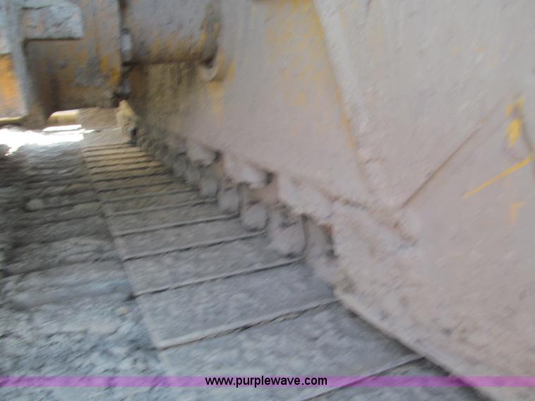 image for item F5091 2003 Caterpillar D6R LGP Series II dozer