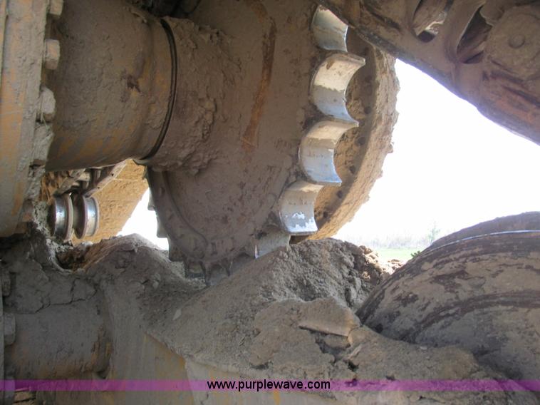 image for item F5091 2003 Caterpillar D6R LGP Series II dozer