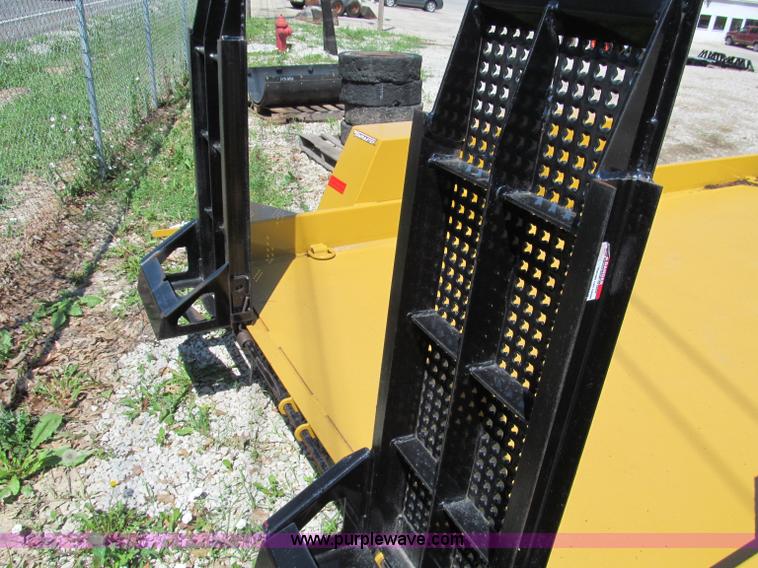 image for item F5104 2011 Towmaster T10P skid steer trailer