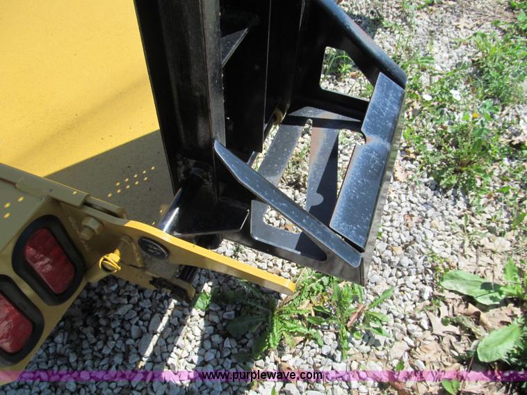 image for item F5104 2011 Towmaster T10P skid steer trailer