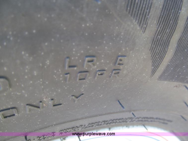 image for item F5104 2011 Towmaster T10P skid steer trailer