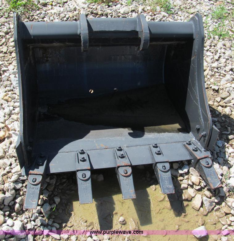 image for item F5107 Bobcat 30" excavator bucket
