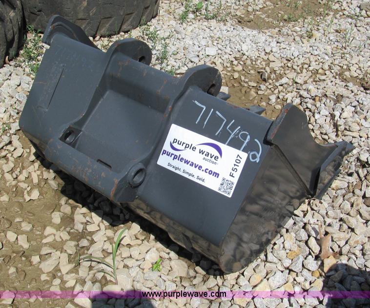 image for item F5107 Bobcat 30" excavator bucket