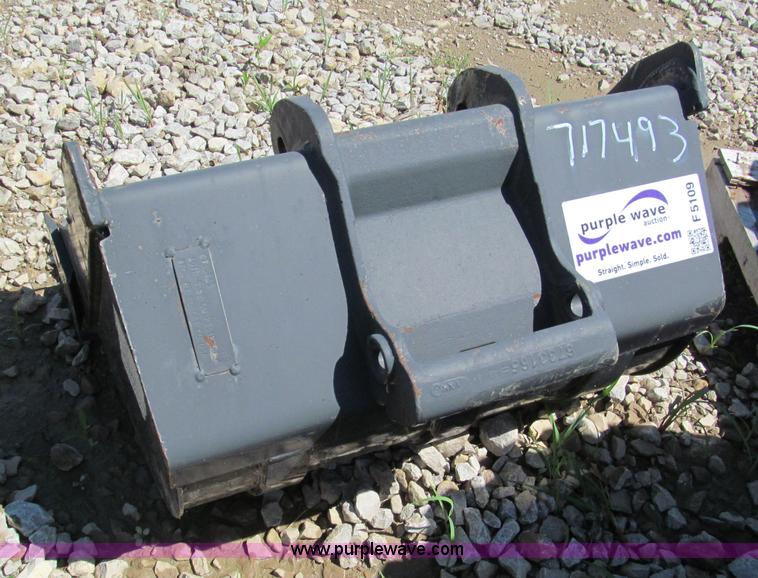 image for item F5109 Bobcat 30" excavator bucket