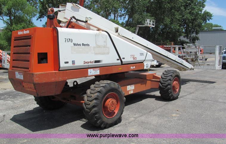 image for item F5110 2000 Snorkel boom lift