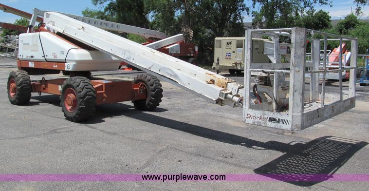 image for item F5110 2000 Snorkel boom lift