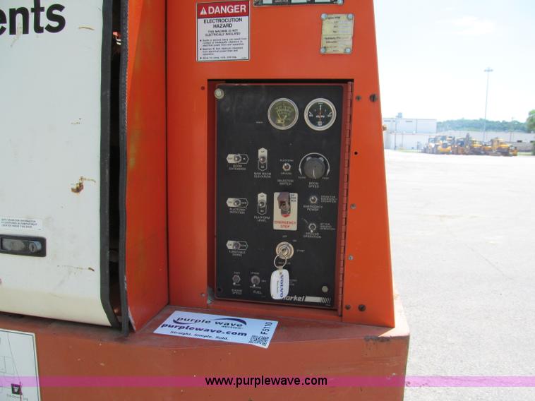 image for item F5110 2000 Snorkel boom lift