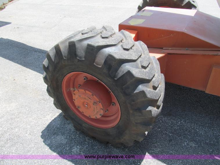 image for item F5110 2000 Snorkel boom lift