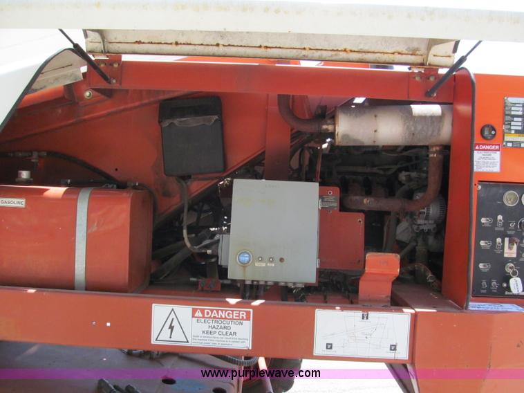 image for item F5110 2000 Snorkel boom lift