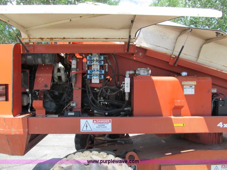 image for item F5110 2000 Snorkel boom lift