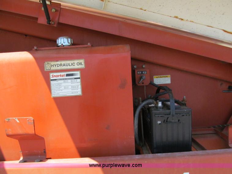 image for item F5110 2000 Snorkel boom lift