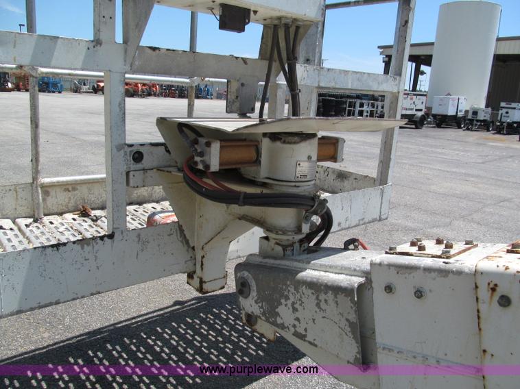 image for item F5110 2000 Snorkel boom lift
