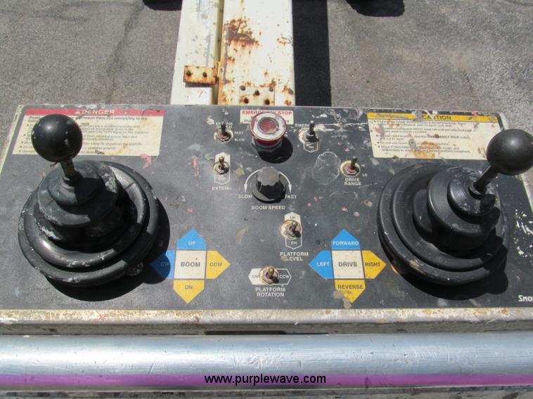 image for item F5110 2000 Snorkel boom lift