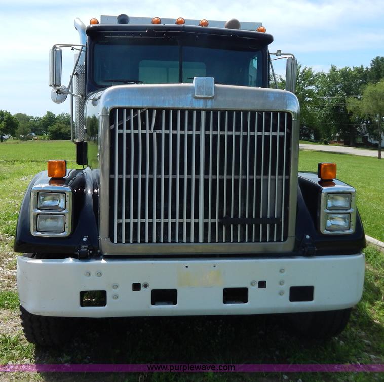 image for item F5111 1994 International F9370 dump truck