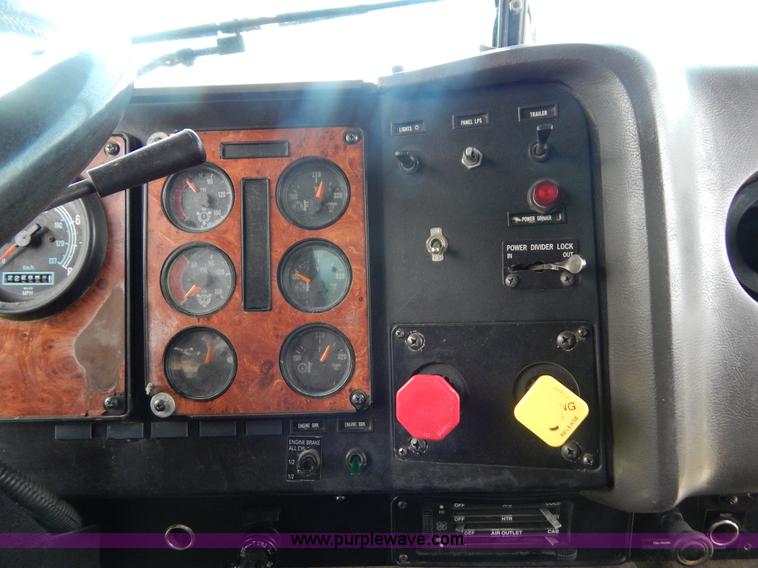 image for item F5111 1994 International F9370 dump truck