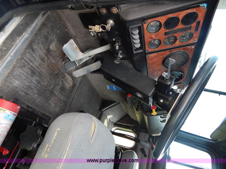 image for item F5111 1994 International F9370 dump truck