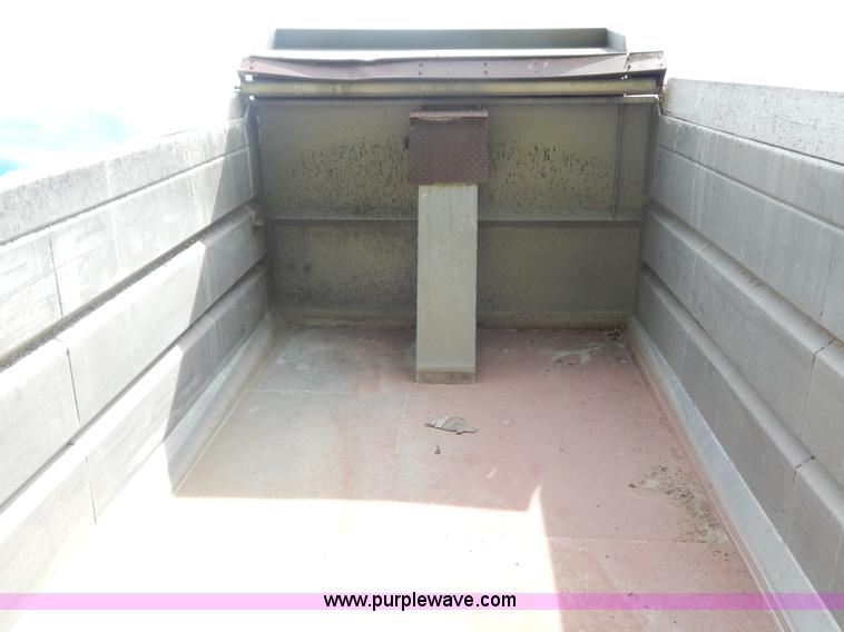 image for item F5111 1994 International F9370 dump truck