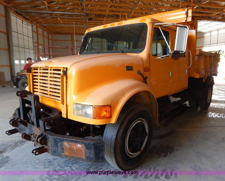 image for item F5112 1995 International 4900 Crew Cab dump truck