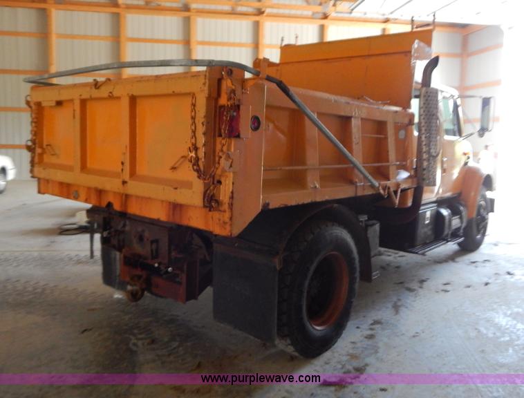 image for item F5112 1995 International 4900 Crew Cab dump truck