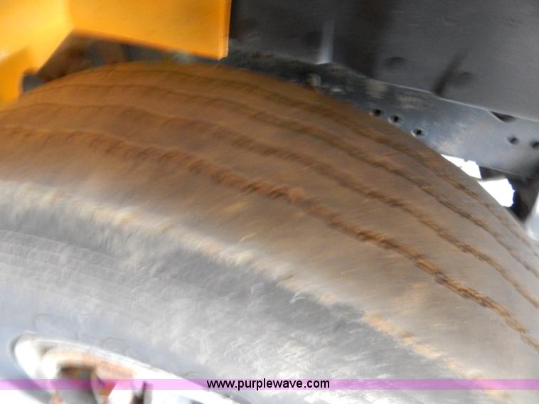 image for item F5112 1995 International 4900 Crew Cab dump truck