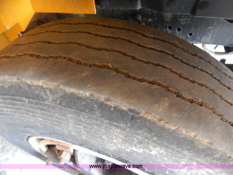 image for item F5112 1995 International 4900 Crew Cab dump truck