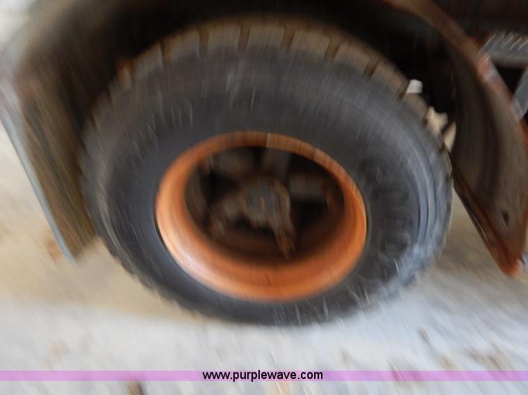 image for item F5112 1995 International 4900 Crew Cab dump truck